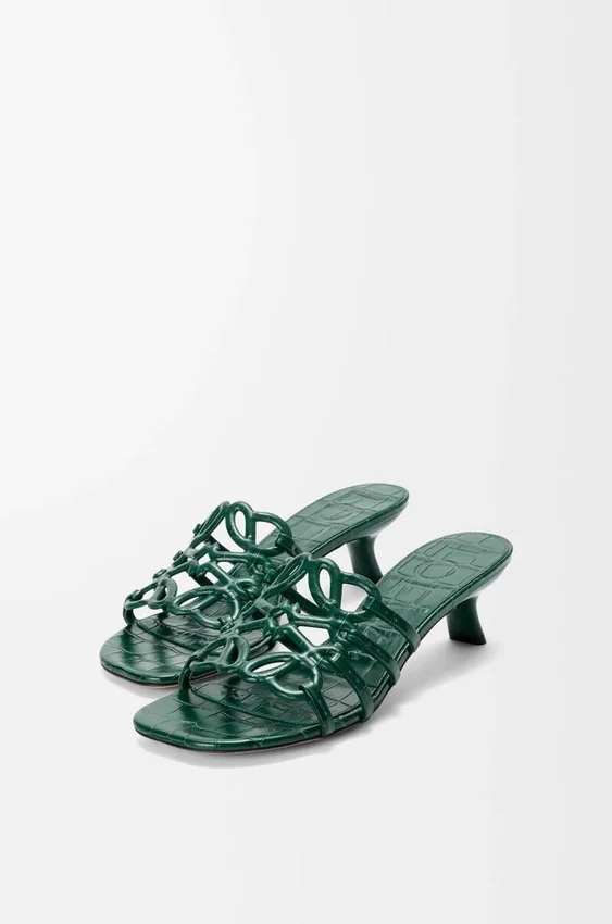 Petal Anagram-slipper van kalfsleer met krokodillenreliëf Petal Anagram-slipper van kalfsleer met krokodillenreliëf