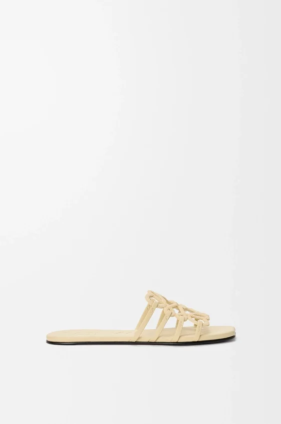 Petal Anagram-slipper van suède versierd met strass-steentjes Petal Anagram-slipper van suède versierd met strass-steentjes