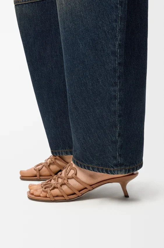 Petal Anagram-slipper van zacht kalfsleer Petal Anagram-slipper van zacht kalfsleer