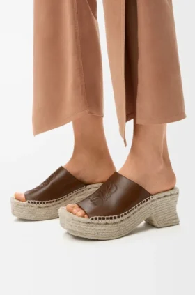 Petal-espadrille-platform-slipper van plantaardig gelooid kalfsleer