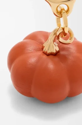 Pompoenbedeltje van lamsleer Pompoenbedeltje van lamsleer