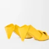 Pumps Origami met achterflap van lamsleer Pumps Origami met achterflap van lamsleer