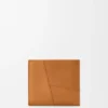Puzzle-portemonnee met twee vouwen van soepel generfd kalfsleer Puzzle-portemonnee met twee vouwen van soepel generfd kalfsleer