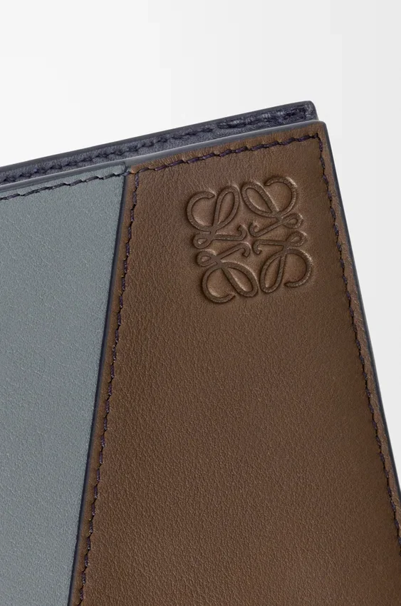 Puzzle-portemonnee met twee vouwen voor munten, van klassiek kalfsleer Puzzle-portemonnee met twee vouwen voor munten, van klassiek kalfsleer