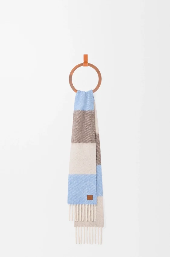 Sjaal van een mix van alpaca en wol Sjaal van een mix van alpaca en wol