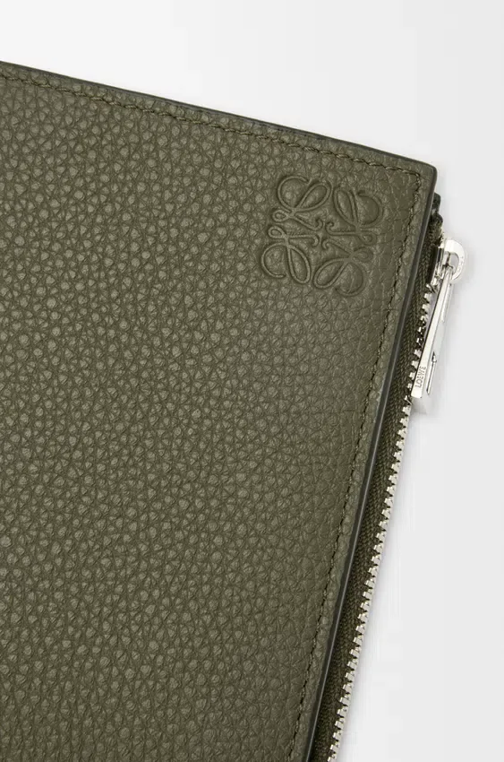 Slanke, compacte portemonnee van zacht generfd kalfsleer Slanke, compacte portemonnee van zacht generfd kalfsleer