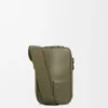 Verticaal crossbodyvakje van satijnkalfsleer Verticaal crossbodyvakje van satijnkalfsleer