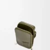Verticaal crossbodyvakje van satijnkalfsleer Verticaal crossbodyvakje van satijnkalfsleer