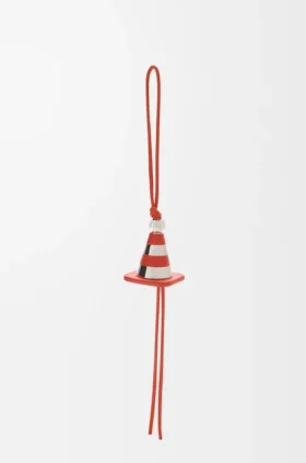Work Cone-bedeltje van messing en kalfsleer