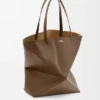 XL Puzzle Fold Tote bag van glanzend kalfsleer XL Puzzle Fold Tote bag van glanzend kalfsleer