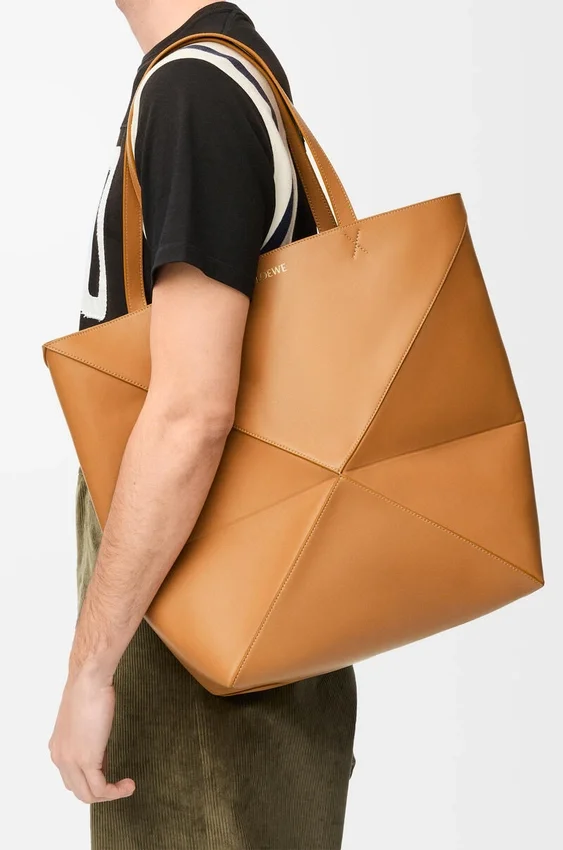 XL Puzzle Fold Tote bag van glanzend kalfsleer XL Puzzle Fold Tote bag van glanzend kalfsleer