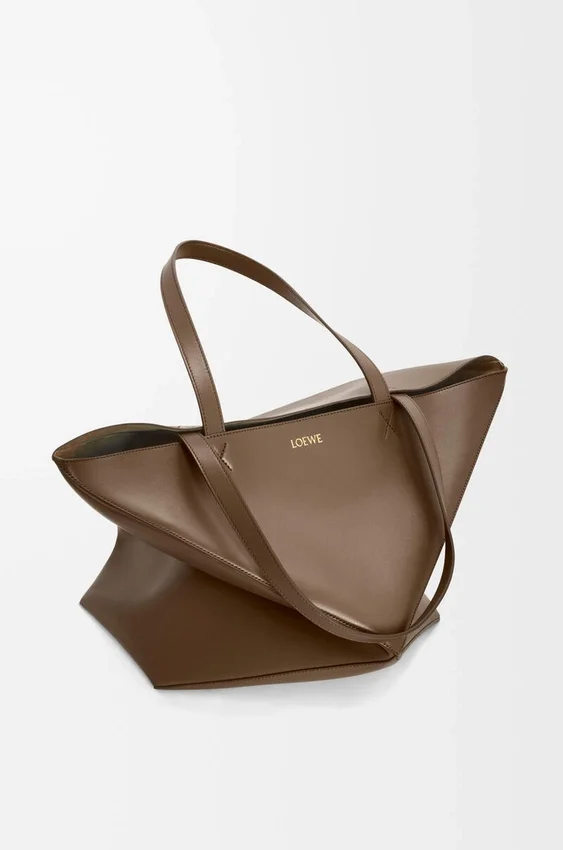 XL Puzzle Fold Tote bag van glanzend kalfsleer XL Puzzle Fold Tote bag van glanzend kalfsleer