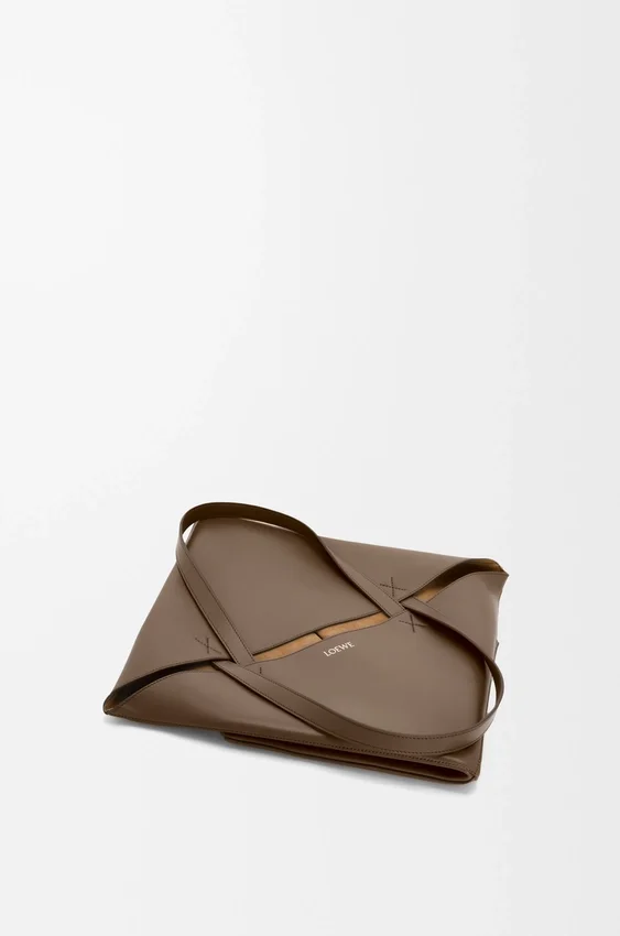 XL Puzzle Fold Tote bag van glanzend kalfsleer XL Puzzle Fold Tote bag van glanzend kalfsleer