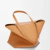 XL Puzzle Fold Tote bag van glanzend kalfsleer XL Puzzle Fold Tote bag van glanzend kalfsleer