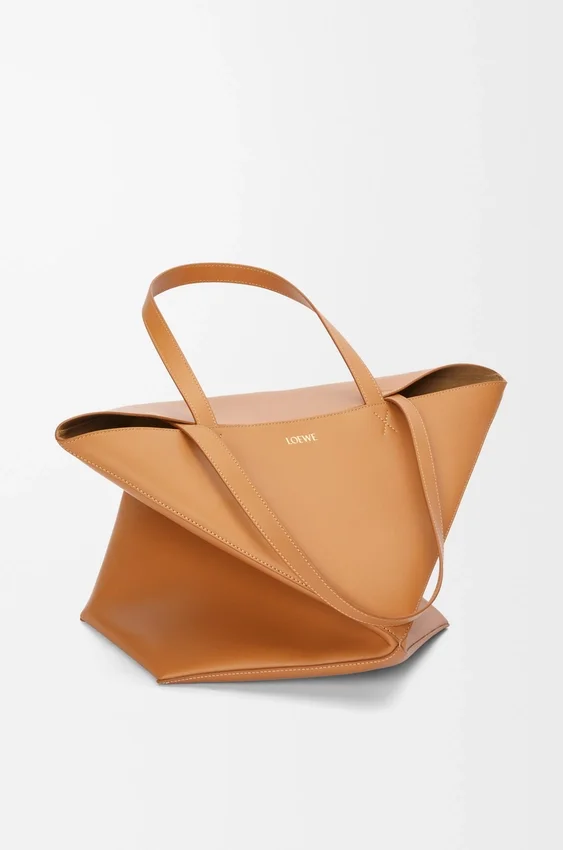 XL Puzzle Fold Tote bag van glanzend kalfsleer XL Puzzle Fold Tote bag van glanzend kalfsleer