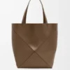 XL Puzzle Fold Tote bag van glanzend kalfsleer XL Puzzle Fold Tote bag van glanzend kalfsleer