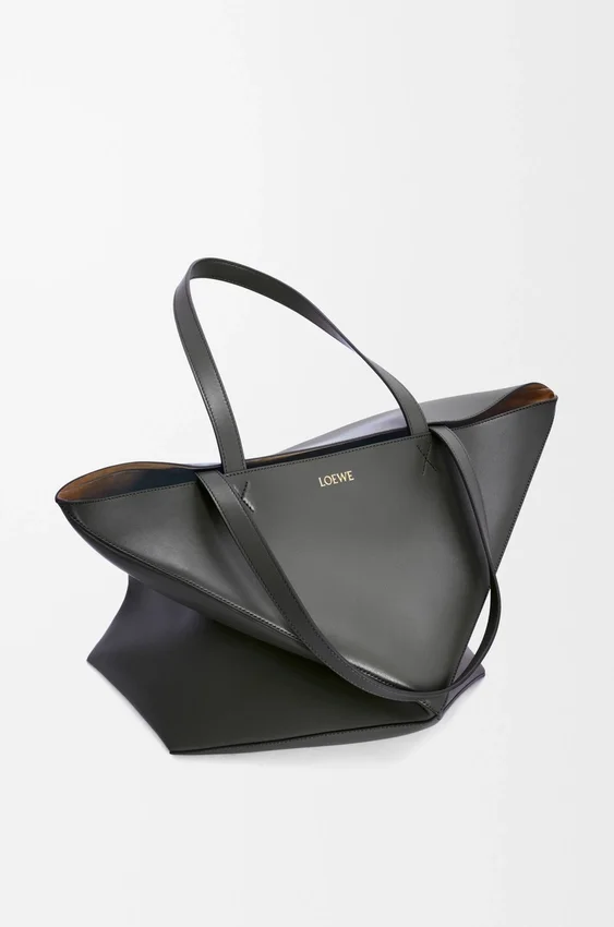 XL Puzzle Fold Tote bag van glanzend kalfsleer XL Puzzle Fold Tote bag van glanzend kalfsleer