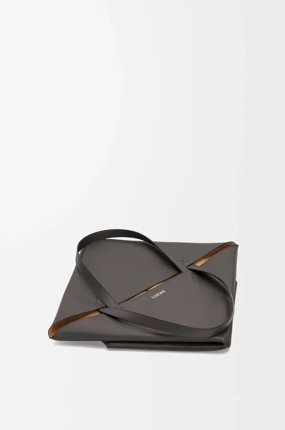 XL Puzzle Fold Tote bag van glanzend kalfsleer XL Puzzle Fold Tote bag van glanzend kalfsleer