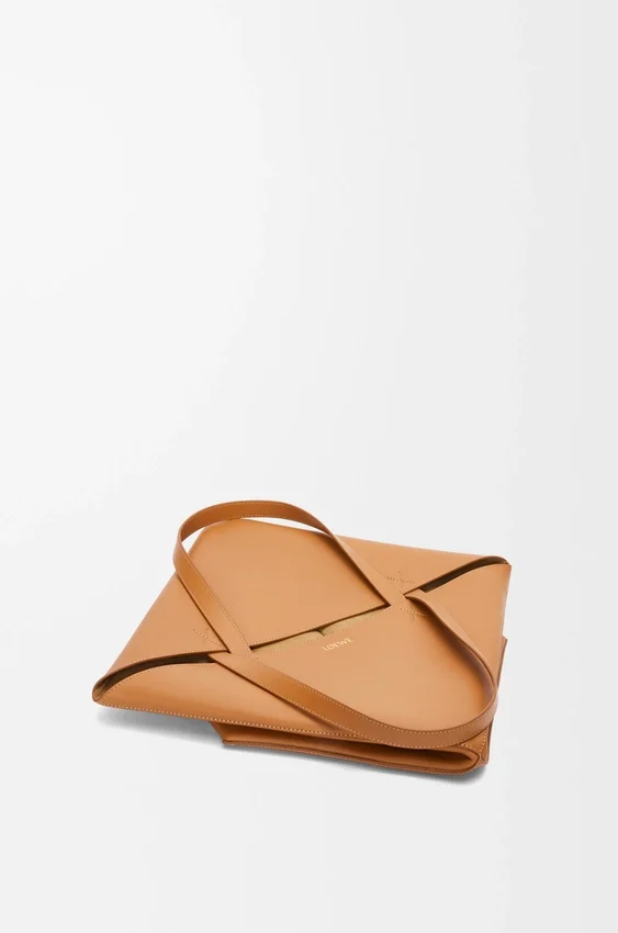 XL Puzzle Fold Tote bag van glanzend kalfsleer XL Puzzle Fold Tote bag van glanzend kalfsleer