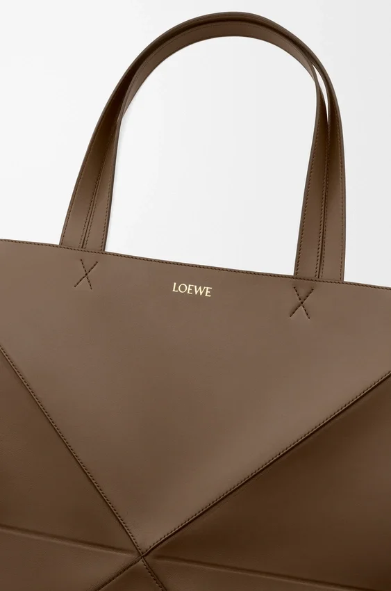 XL Puzzle Fold Tote bag van glanzend kalfsleer XL Puzzle Fold Tote bag van glanzend kalfsleer