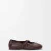 Zachte ballerina met ‘Pebble’-motief van nappa-lamsleer Zachte ballerina met ‘Pebble’-motief van nappa-lamsleer