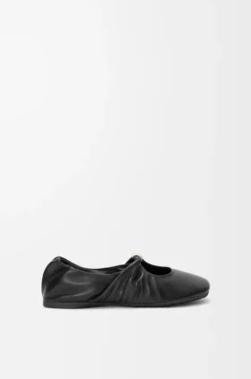 Zachte ballerina met ‘Pebble’-motief van nappa-lamsleer