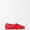 Zachte ballerina met ‘Pebble’-motief van nappa-lamsleer Zachte ballerina met ‘Pebble’-motief van nappa-lamsleer