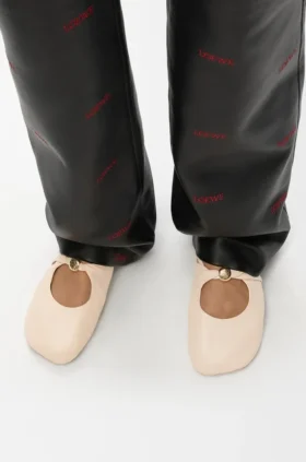 Zachte ballerina met ‘Pebble’-motief van nappa-lamsleer