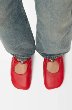 Zachte ballerina met ‘Pebble’-motief van nappa-lamsleer
