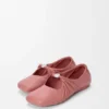 Zachte ballerina met ‘Pebble’-motief van nappa-lamsleer Zachte ballerina met ‘Pebble’-motief van nappa-lamsleer