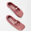 Zachte ballerina met ‘Pebble’-motief van nappa-lamsleer Zachte ballerina met ‘Pebble’-motief van nappa-lamsleer
